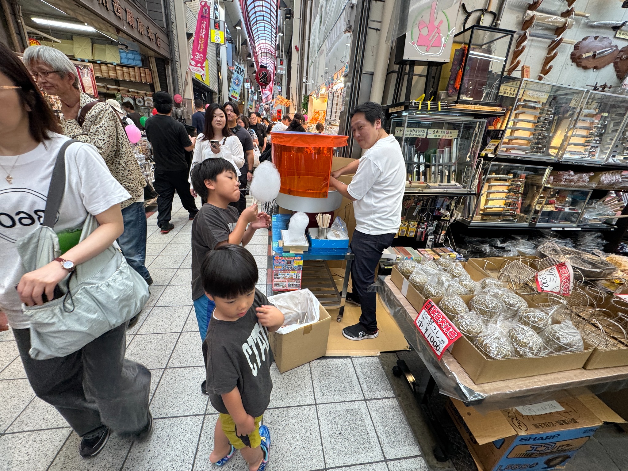 商店街でのわたがし販売